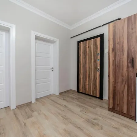 Apartment Fresh In Authentic Neighborhood *