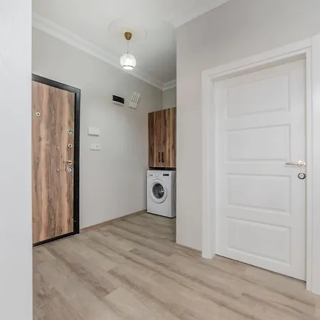 Apartment Fresh In Authentic Neighborhood *